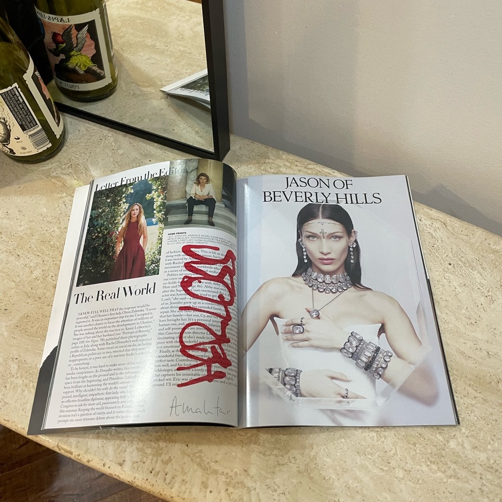 Drake X 21 Savage Vogue Issue Her loss Promo
Magazine - Picture 5 of 11